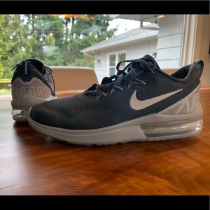 Men’s Nike Air Max size 10.5